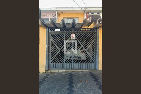 Casa à venda com 112m², 2 quartos e 1 vaga Casa à venda com 112m², 2 quartos e 1 vagaFachada