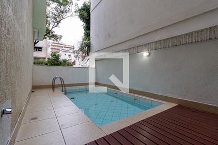 Apartamento à venda com 182m², 3 quartos e 2 vagasPiscina