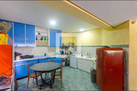 Casa de condomínio à venda com 389m², 4 quartos e 5 vagasÁrea de Serviço