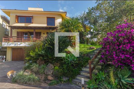 Casa de condomínio à venda com 389m², 4 quartos e 5 vagasFachada da Casa