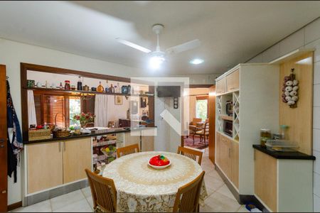 Casa de condomínio à venda com 389m², 4 quartos e 5 vagasCozinha