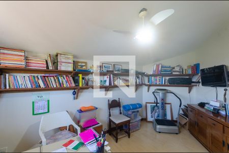 Casa de condomínio à venda com 389m², 4 quartos e 5 vagasQuarto 4