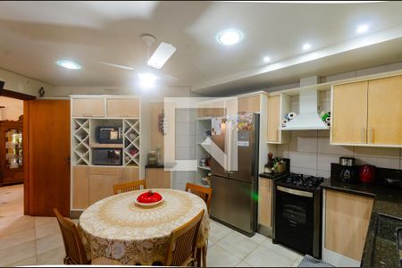 Casa de condomínio à venda com 389m², 4 quartos e 5 vagasCozinha