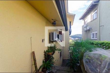 Casa de condomínio à venda com 389m², 4 quartos e 5 vagasLateral da Casa