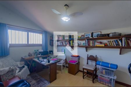 Casa de condomínio à venda com 389m², 4 quartos e 5 vagasQuarto 4