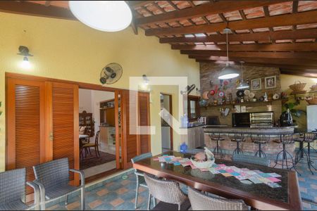 Casa de condomínio à venda com 389m², 4 quartos e 5 vagasEspaço Gourmet / Jardim de Inverno