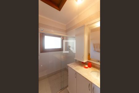 Casa de condomínio à venda com 389m², 4 quartos e 5 vagasBanheiro da Suíte 2