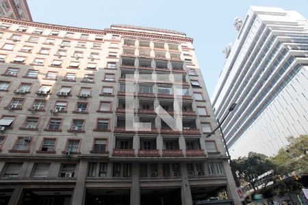 Apartamento para alugar com 140m², 7 quartos e sem vagaFachada