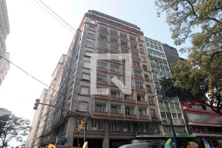 Apartamento para alugar com 140m², 7 quartos e sem vagaFachada