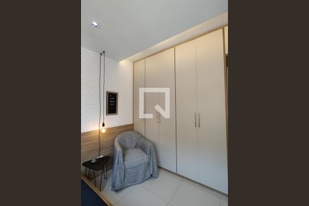 Apartamento à venda com 230m², 4 quartos e 2 vagasQuarto 2 - Armários