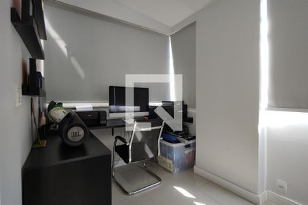 Apartamento à venda com 230m², 4 quartos e 2 vagasEscritório