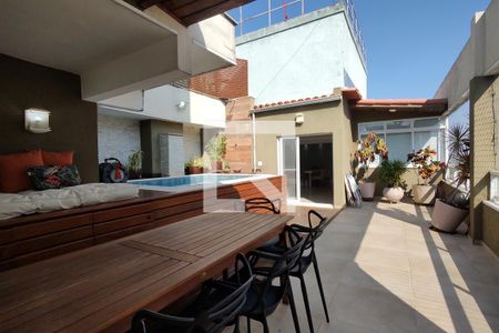 Apartamento à venda com 230m², 4 quartos e 2 vagasCobertura