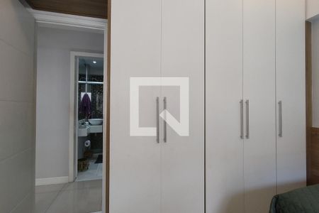 Apartamento à venda com 230m², 4 quartos e 2 vagasQuarto 3 - Armários