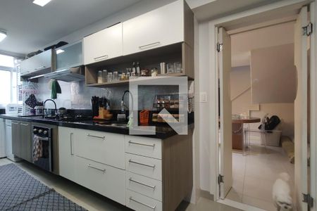 Apartamento à venda com 230m², 4 quartos e 2 vagasCozinha - Armários