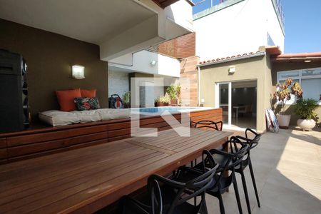 Apartamento à venda com 230m², 4 quartos e 2 vagasCobertura