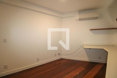 Apartamento à venda com 228m², 3 quartos e 2 vagasSuíte 