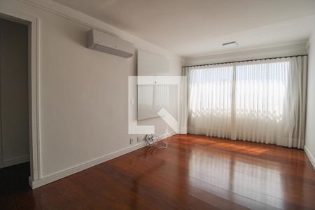 Quarto de apartamento à venda com 3 quartos, 228m² em Cambuí, Campinas