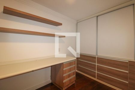 Apartamento à venda com 228m², 3 quartos e 2 vagasSuíte 