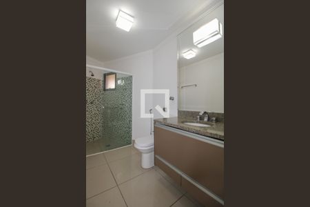 Apartamento à venda com 228m², 3 quartos e 2 vagasBanheiro 