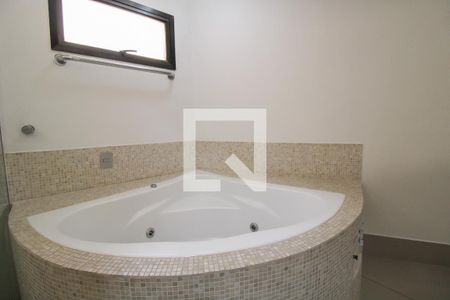 Apartamento à venda com 228m², 3 quartos e 2 vagasBanheiro Suíte 