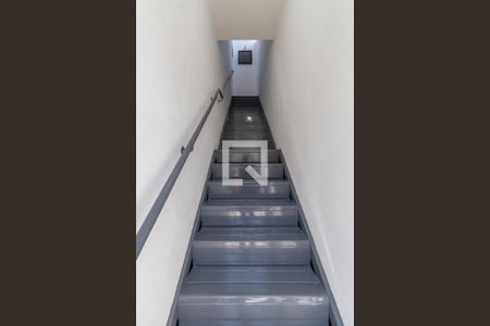 Casa para alugar com 45m², 2 quartos e sem vagaEscada Entrada