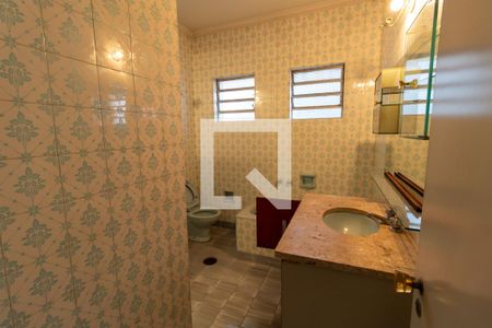 Casa à venda com 226m², 4 quartos e 2 vagasBanheiro da Suíte 2