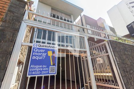 Casa à venda com 226m², 4 quartos e 2 vagasFachada