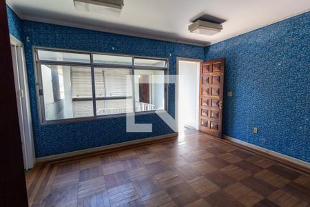 Casa à venda com 226m², 4 quartos e 2 vagasSuite Externa