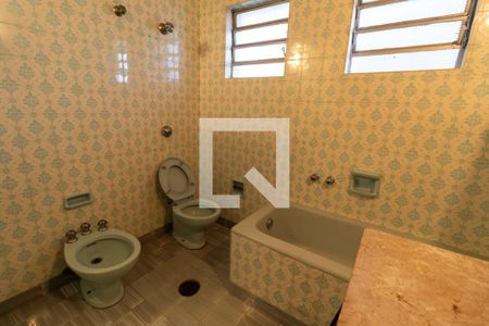 Casa à venda com 226m², 4 quartos e 2 vagasBanheiro da Suíte 2