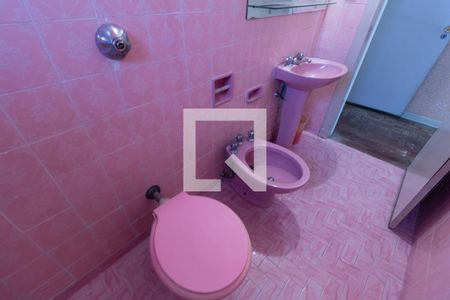 Casa à venda com 226m², 4 quartos e 2 vagasBanheiro da Suíte 1