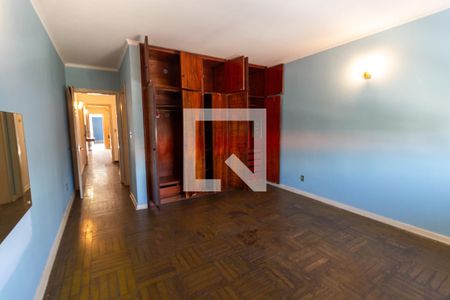 Casa à venda com 226m², 4 quartos e 2 vagasSuíte 2