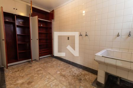 Casa à venda com 226m², 4 quartos e 2 vagasÁrea de Serviço