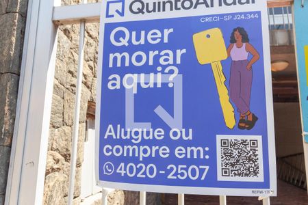 Casa à venda com 226m², 4 quartos e 2 vagasFachada - Placa