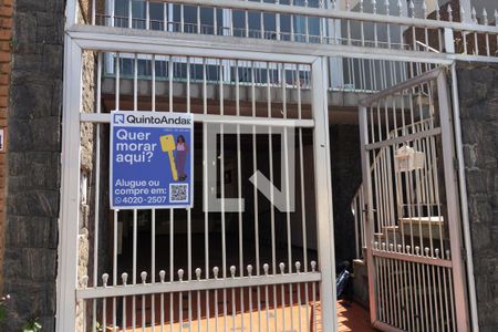 Casa à venda com 226m², 4 quartos e 2 vagasFachada