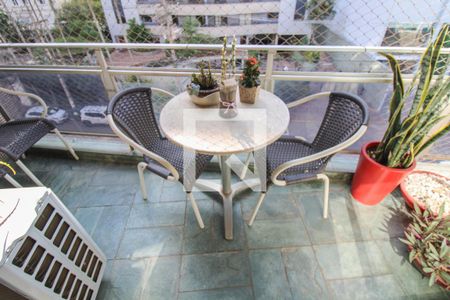 Sacada de apartamento à venda com 3 quartos, 250m² em Centro, Campinas