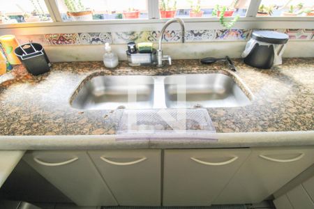 Apartamento à venda com 250m², 3 quartos e 2 vagasCozinha