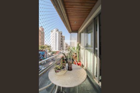 Sacada de apartamento à venda com 3 quartos, 250m² em Centro, Campinas