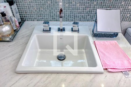 Apartamento à venda com 148m², 3 quartos e 3 vagasBanheiro da Suíte 1