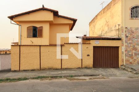 Casa para alugar com 360m², 3 quartos e 3 vagas Casa para alugar com 360m², 3 quartos e 3 vagasFachada casa 2
