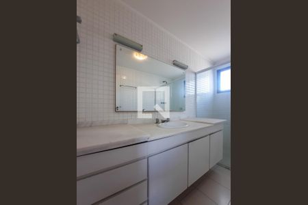 Apartamento à venda com 275m², 3 quartos e 1 vagaBanheiro da Suíte 1