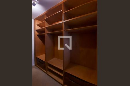 Apartamento à venda com 275m², 3 quartos e 1 vagaCloset da suíte master 2