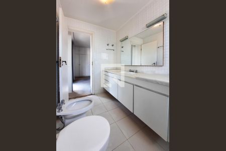 Apartamento à venda com 275m², 3 quartos e 1 vagaBanheiro da Suíte 1