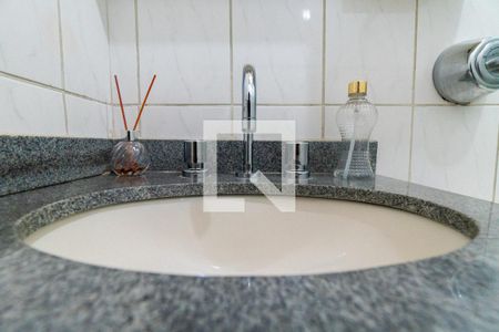 Casa de condomínio à venda com 132m², 3 quartos e 2 vagasBanheiro Social Detalhe