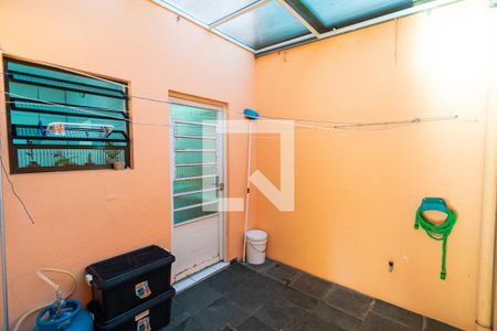 Casa de condomínio à venda com 132m², 3 quartos e 2 vagasQuintal