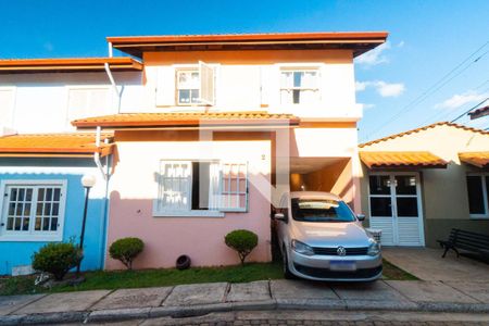 Casa de condomínio à venda com 132m², 3 quartos e 2 vagasFachada