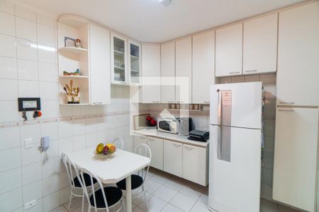 Casa de condomínio à venda com 132m², 3 quartos e 2 vagasCozinha