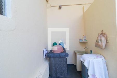 Casa à venda com 274m², 4 quartos e 8 vagas Casa à venda com 274m², 4 quartos e 8 vagasÁrea de Serviço