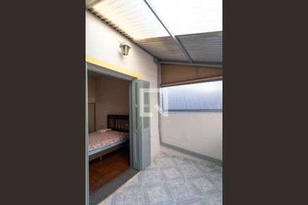 Casa à venda com 274m², 4 quartos e 8 vagas Casa à venda com 274m², 4 quartos e 8 vagasSacada do Quarto 03