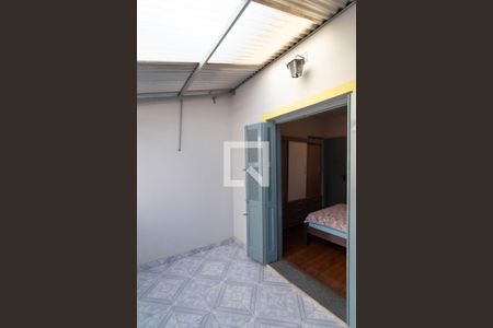 Casa à venda com 274m², 4 quartos e 8 vagas Casa à venda com 274m², 4 quartos e 8 vagasSacada do Quarto 03