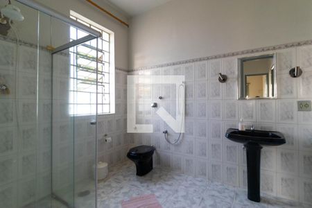 Casa à venda com 274m², 4 quartos e 8 vagas Casa à venda com 274m², 4 quartos e 8 vagasBanheiro 02